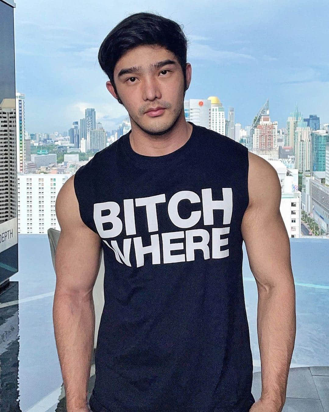 週六嚐鮮肉|把鬍渣控的心扎得癢癢的! 冷面系帥哥:Bravyboom-NICEGAY