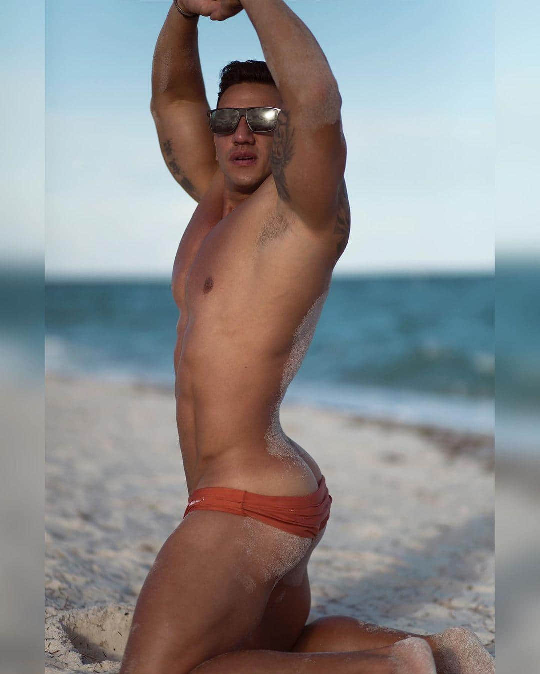 週一品肌肉|跟男模比帥! 拉丁猛男攝影師:Hector Fallas-NICEGAY