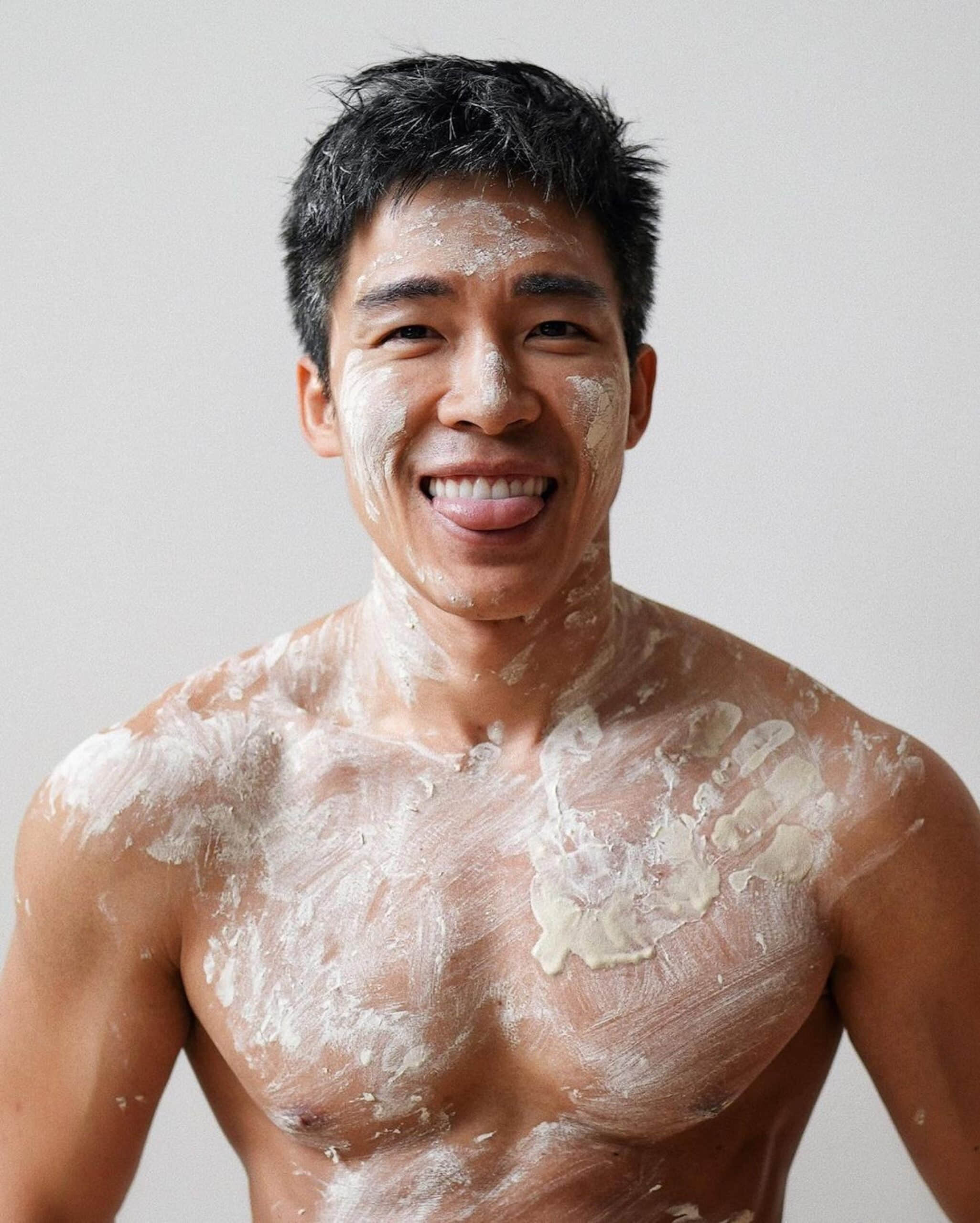 週一品肌肉|大開 M 字腿!泰歌手狂練脫衣猛男秀:Nat Sakdatorn-NICEGAY