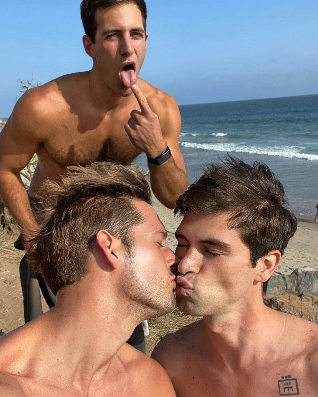 週六嚐鮮肉|開箱內褲男模的大包秘密! 同志導演:Max Emerson-NICEGAY