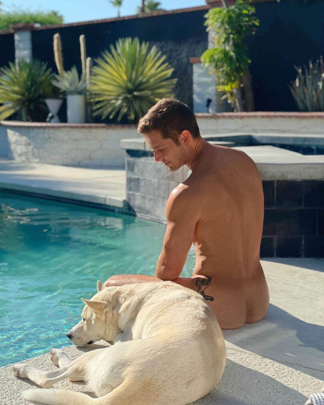 週六嚐鮮肉|開箱內褲男模的大包秘密! 同志導演:Max Emerson-NICEGAY