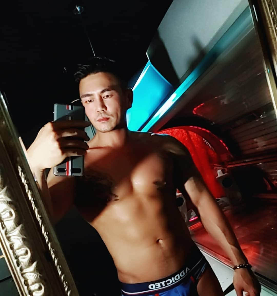 週一品肌肉|肌情四射洗剪吹!猛男歐巴髮型師:Tim park-NICEGAY
