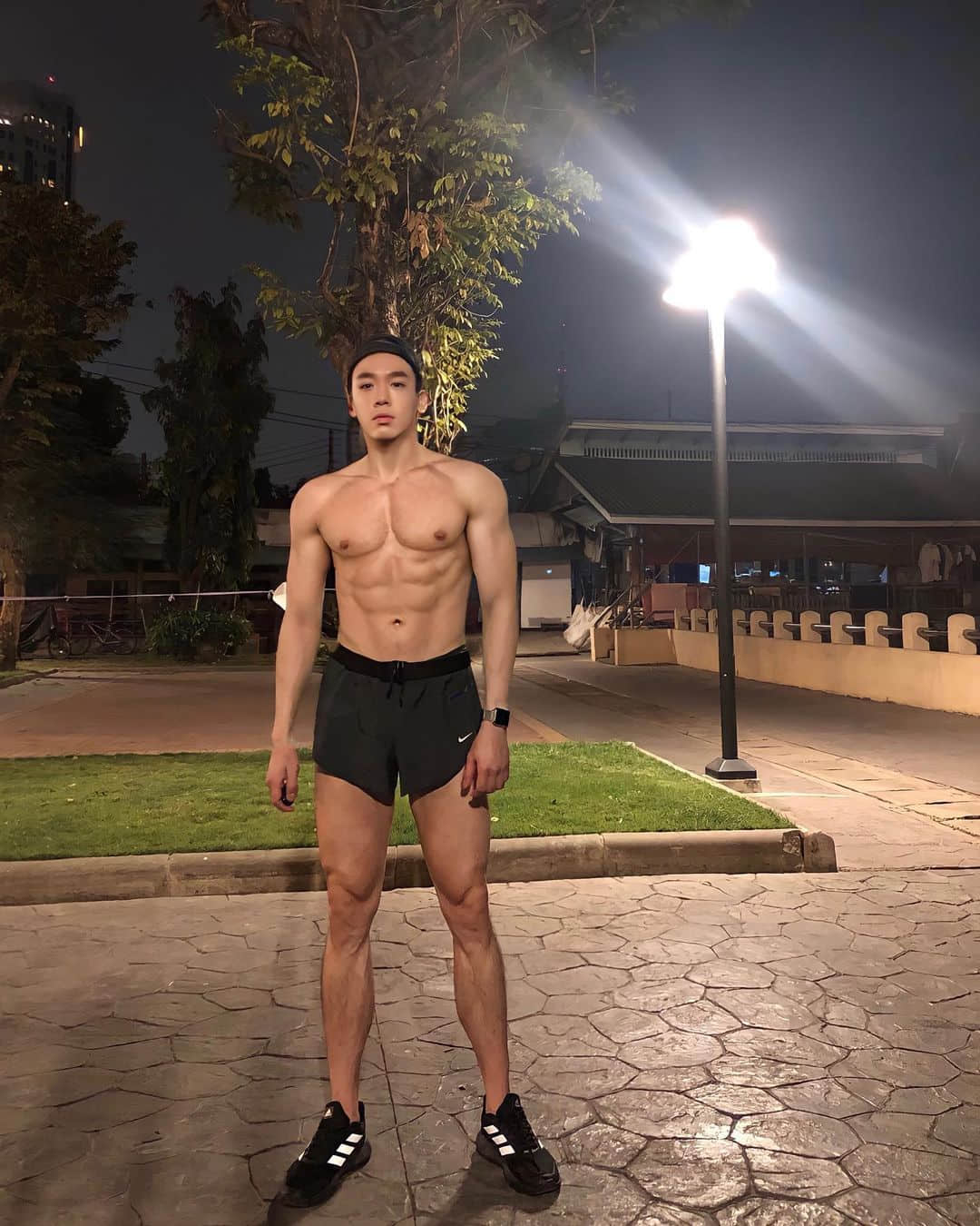 週六嚐鮮肉|白皙鮮嫩的泰式椰奶肌:pete-NICEGAY