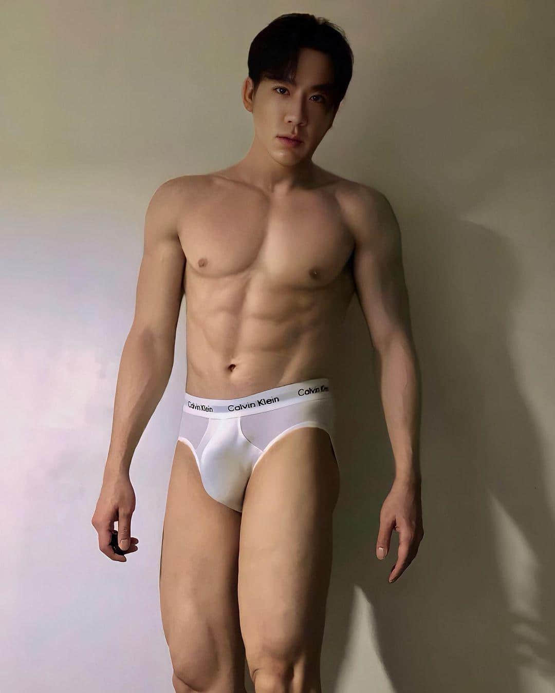 週六嚐鮮肉|白皙鮮嫩的泰式椰奶肌:pete-NICEGAY