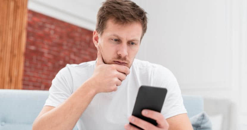 良心發現還是橫刀奪愛? 好友坦承:「你男友前幾天跟我約過。」-NICEGAY