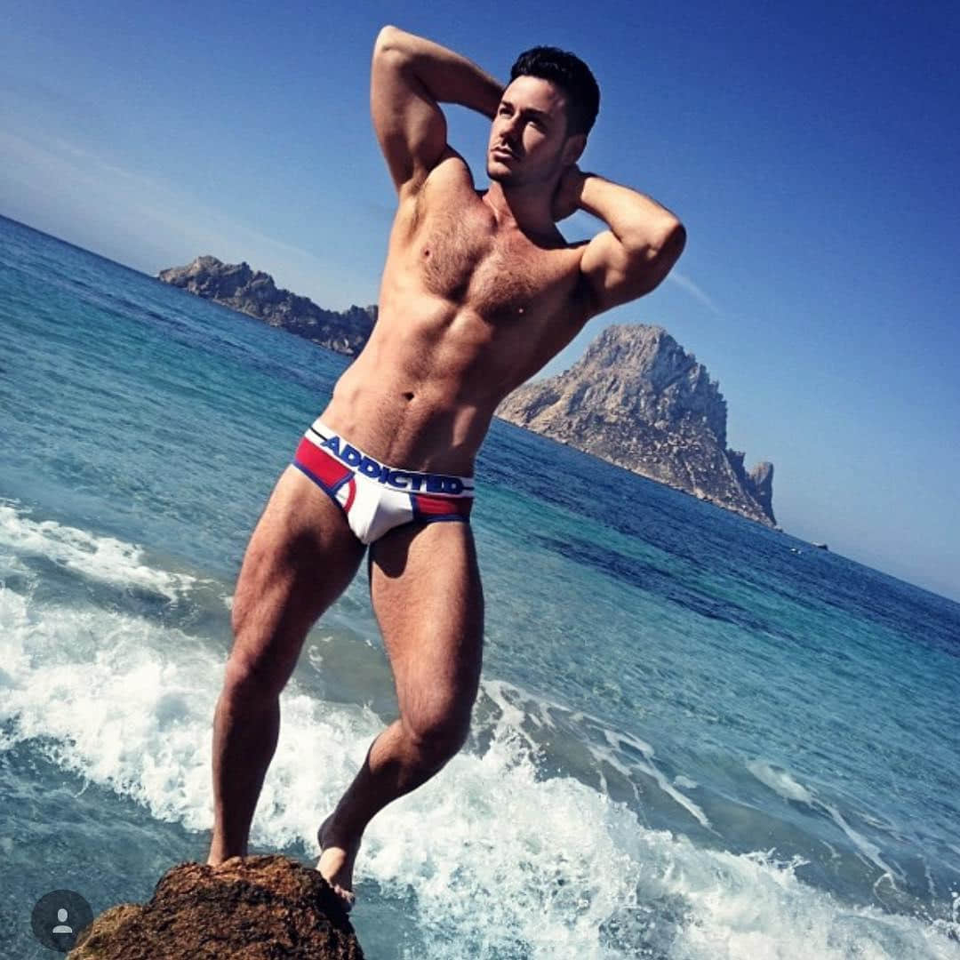 週一品肌肉|雜誌封面寵兒! 正面全露混血男模:Jonathan Best-NICEGAY