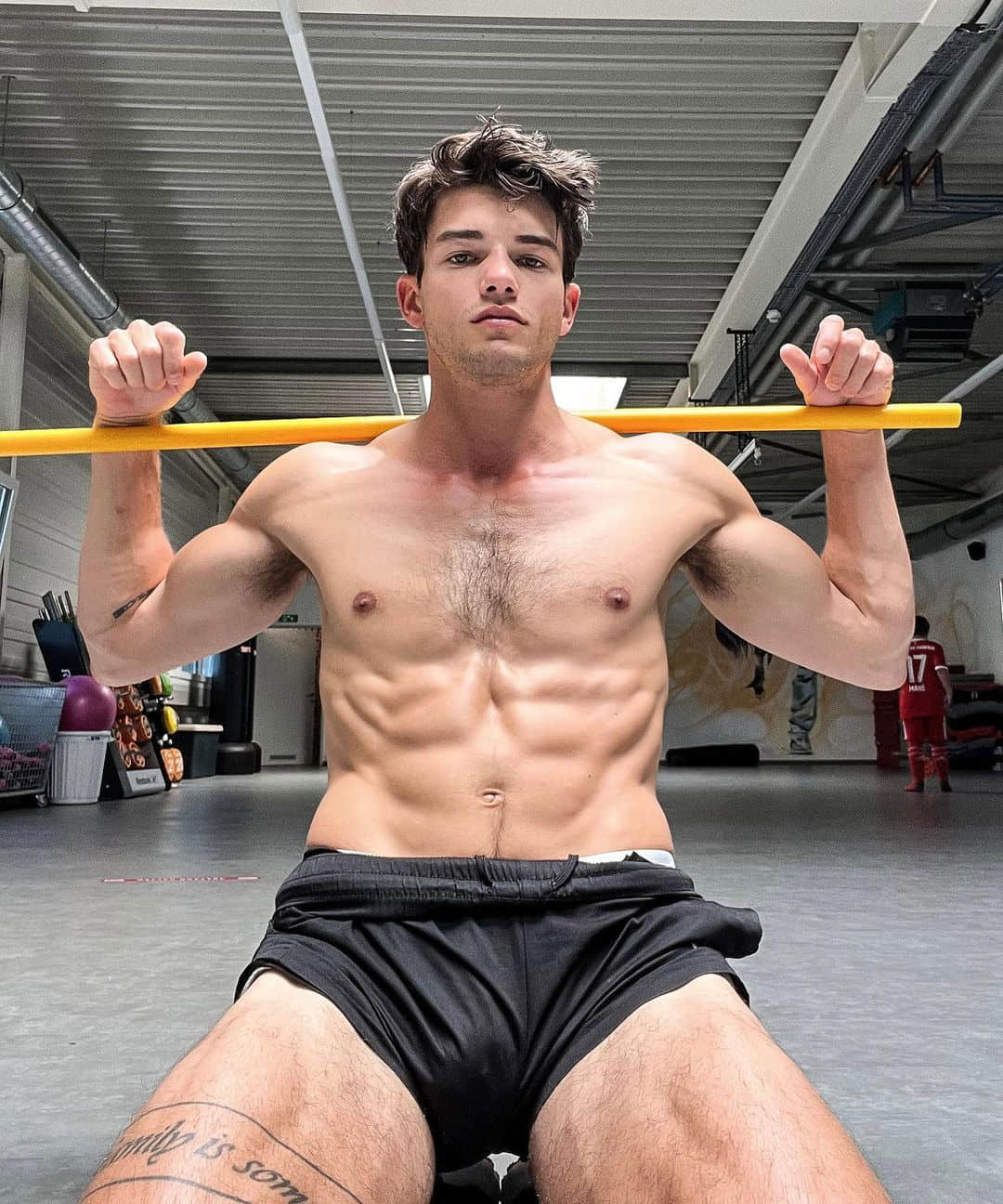 週六嚐鮮肉|激似羅伯派汀森! 奧地利貓奴男模:Peter Mairhofer-NICEGAY