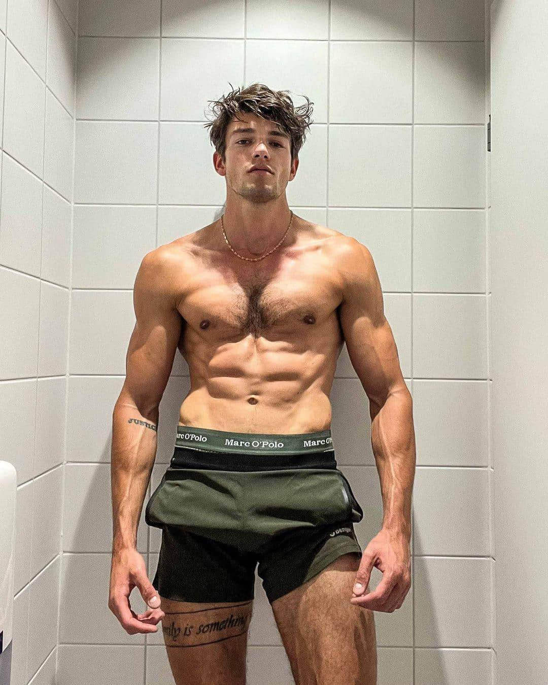 週六嚐鮮肉|激似羅伯派汀森! 奧地利貓奴男模:Peter Mairhofer-NICEGAY