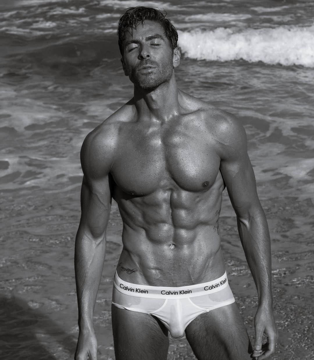 週一品肌肉|大叔的逆襲!阿根廷灰髮男模:Damian Cacciamani-NICEGAY