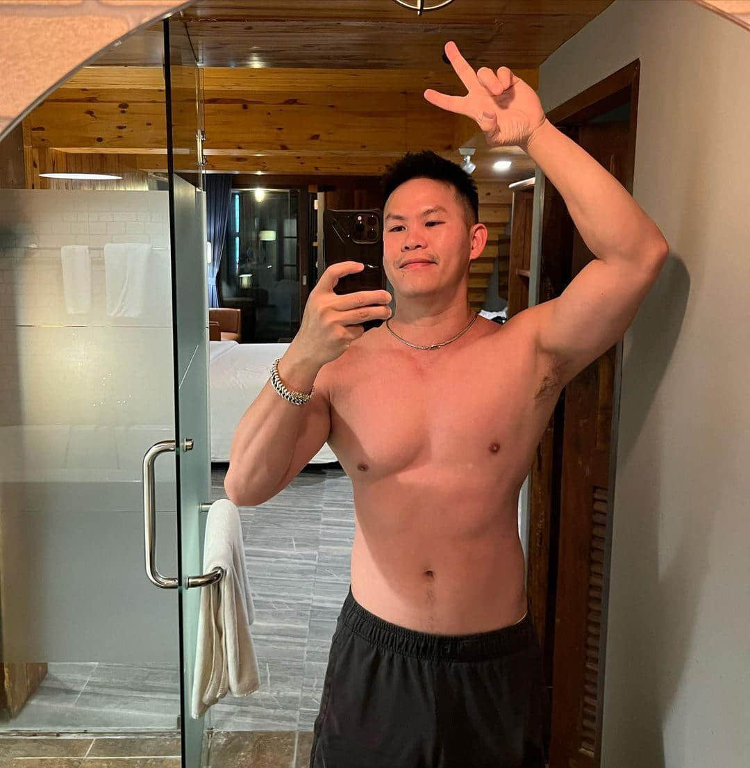 週一品肌肉|單眼皮壯熊!泰國內褲男模大秀傲人胸器:Tee-NICEGAY