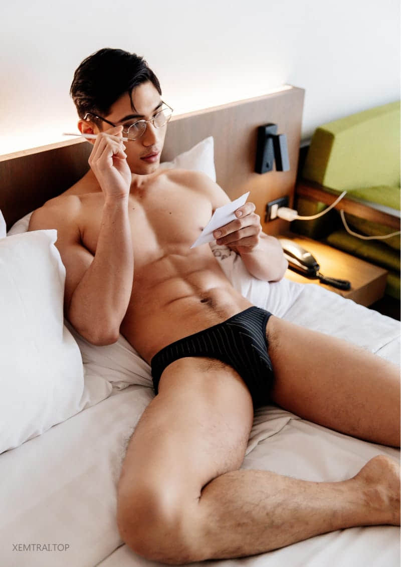 XOXO MAGAZINE VOL 9 – “J”-NICEGAY