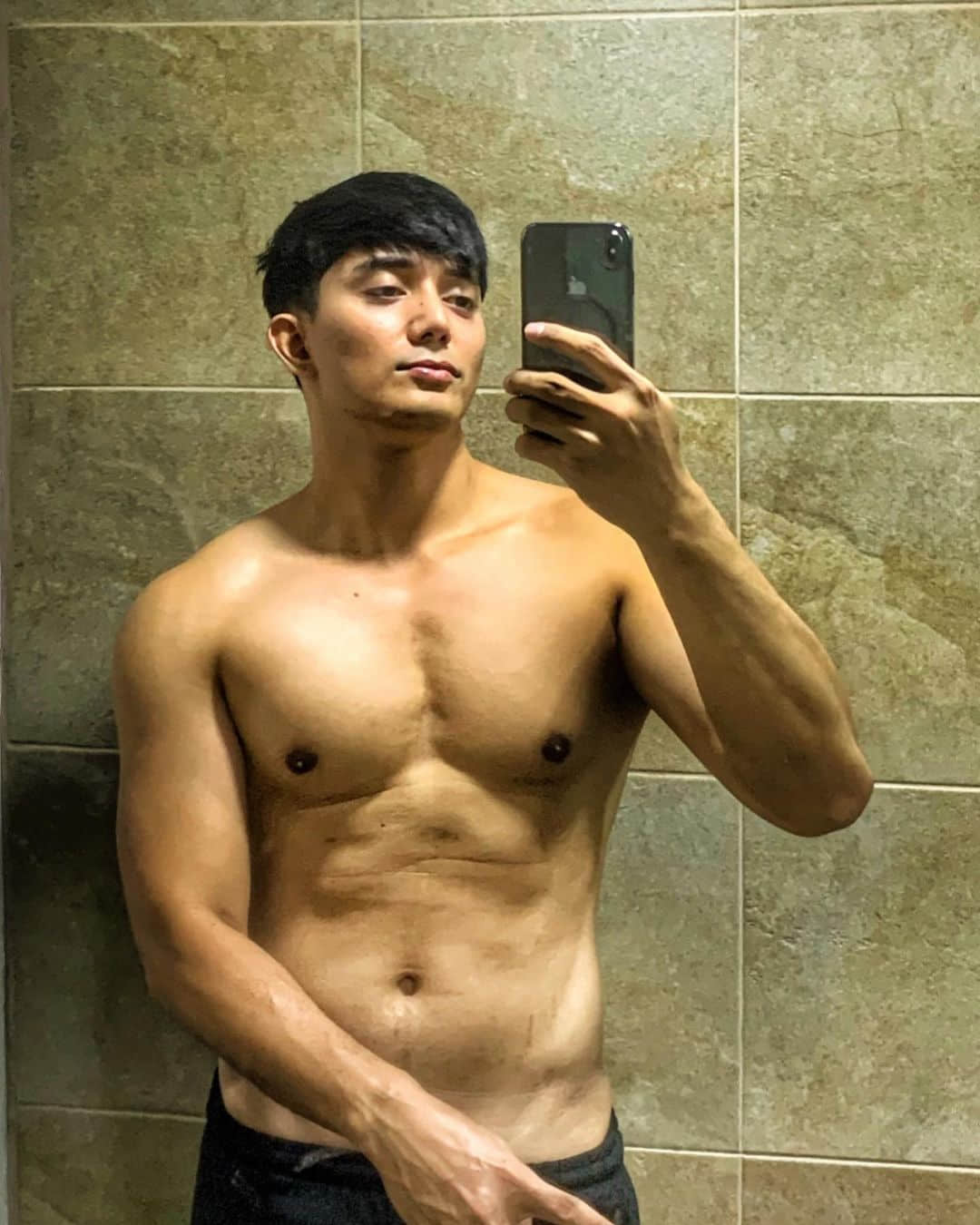 週六嚐鮮肉|我自己就是活招牌! 菲演員成了選美指導教練:EJ Malik-NICEGAY