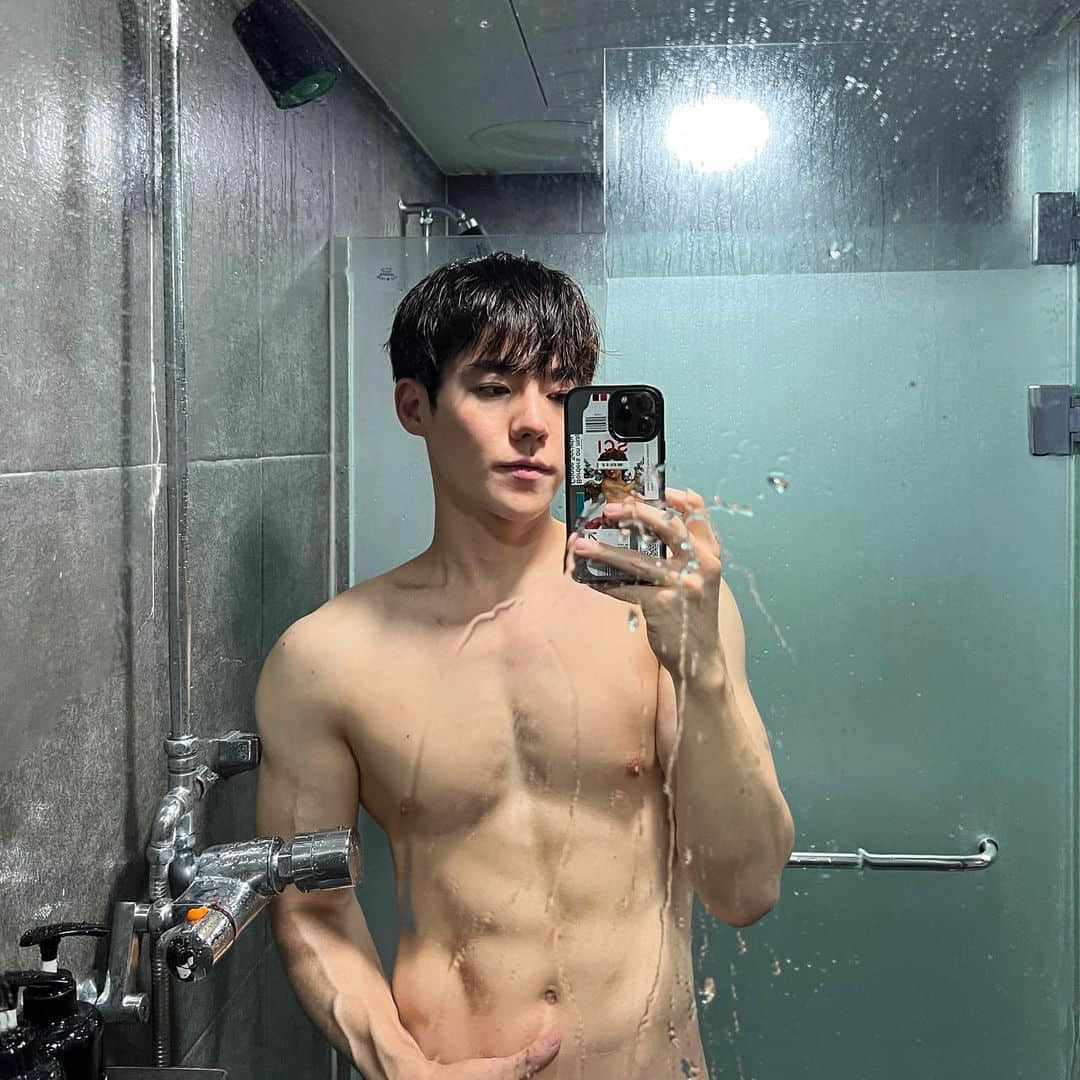 週六嚐鮮肉|挖空褲檔讓你看個夠!韓國男模大解放:高兌源-NICEGAY