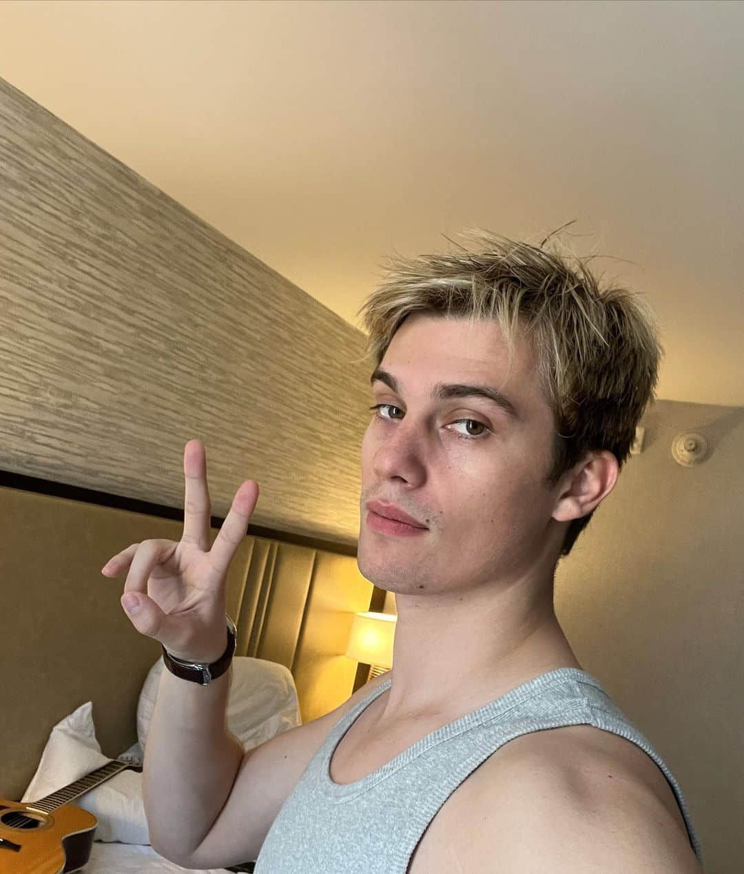 《王室緋聞守則》英國王子 Nicholas Galitzine 爆紅 新作將再度演出同志!-NICEGAY