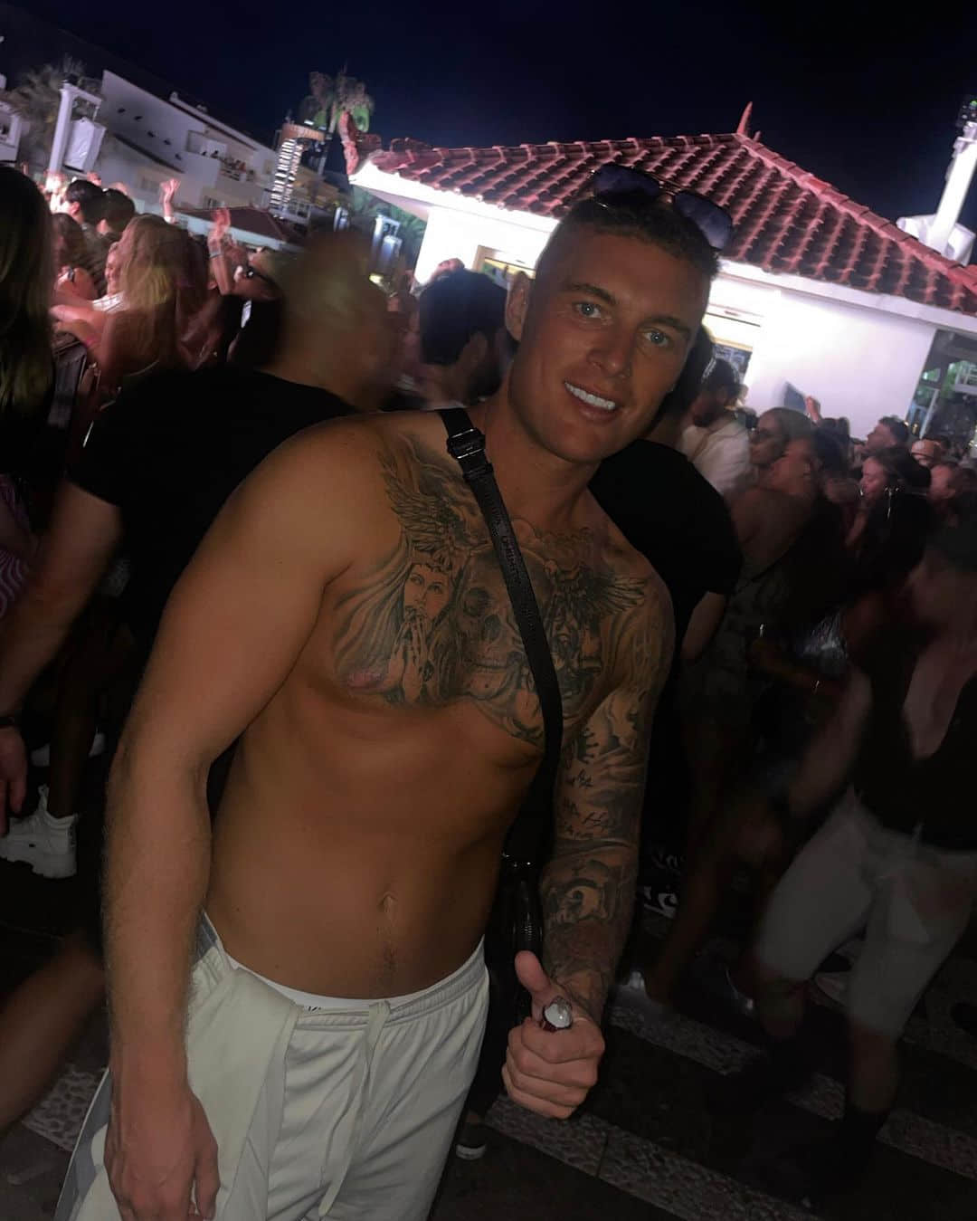 美實境秀男星「交手多女後」突然出櫃 今大解放再開 OnlyFans-NICEGAY