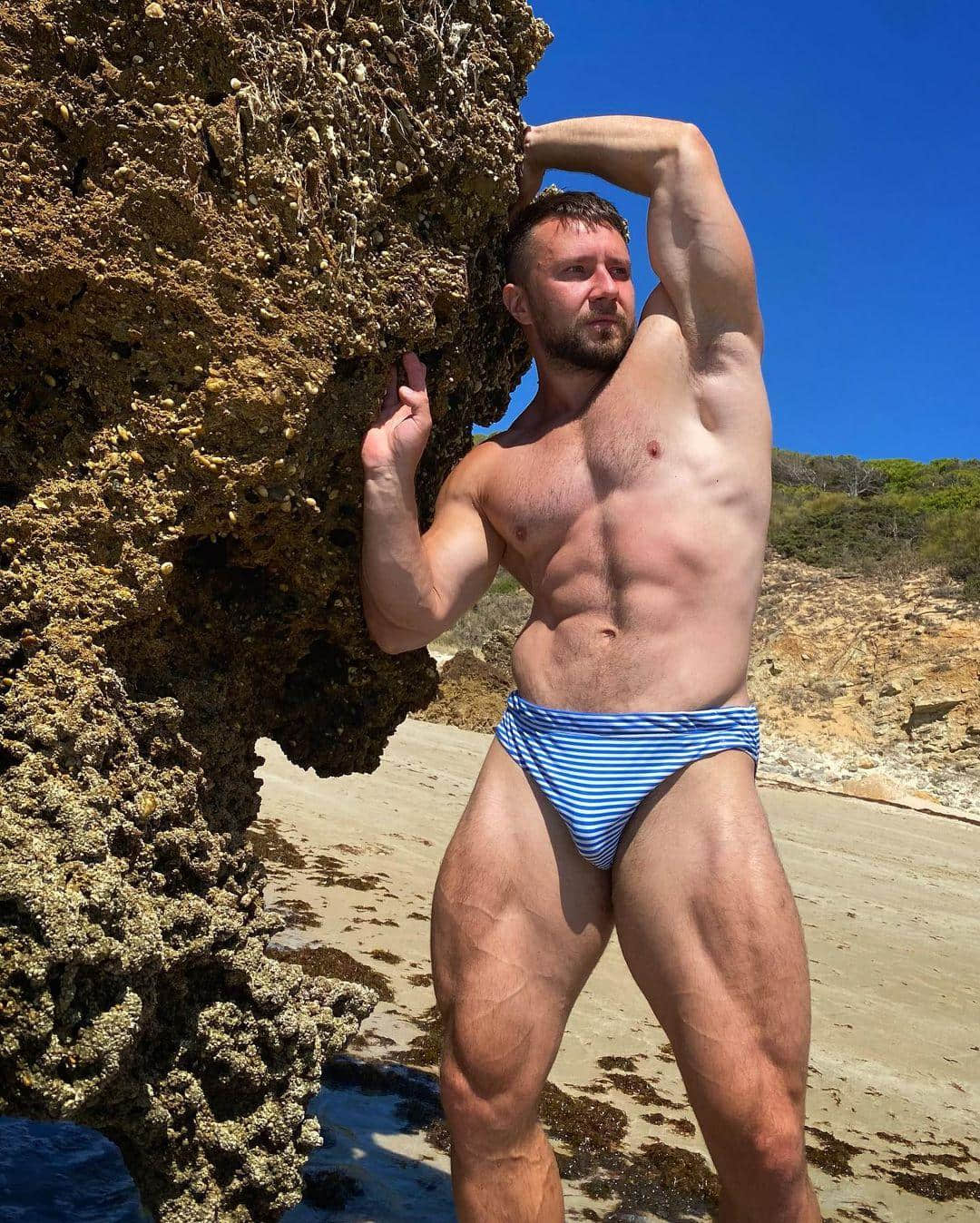 週一品肌肉|上下都厚實的大熊!俄羅斯健美運動員:Stas Chugunov-NICEGAY