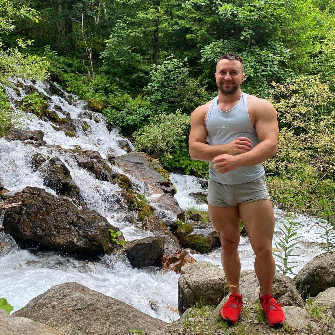 週一品肌肉|上下都厚實的大熊!俄羅斯健美運動員:Stas Chugunov-NICEGAY