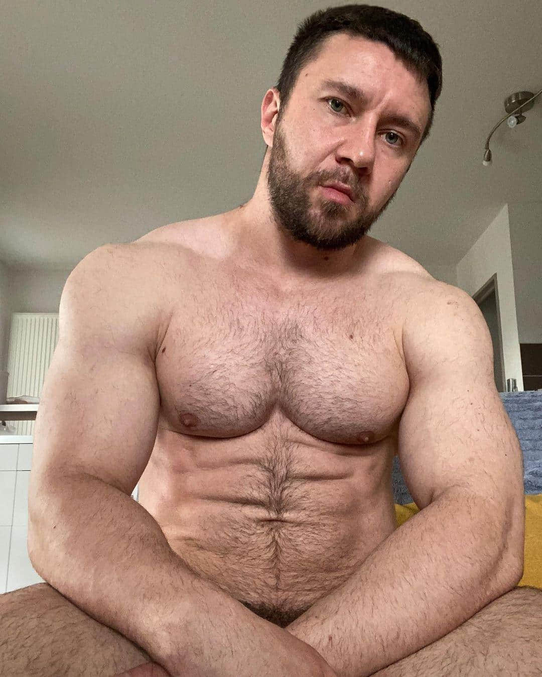 週一品肌肉|上下都厚實的大熊!俄羅斯健美運動員:Stas Chugunov-NICEGAY
