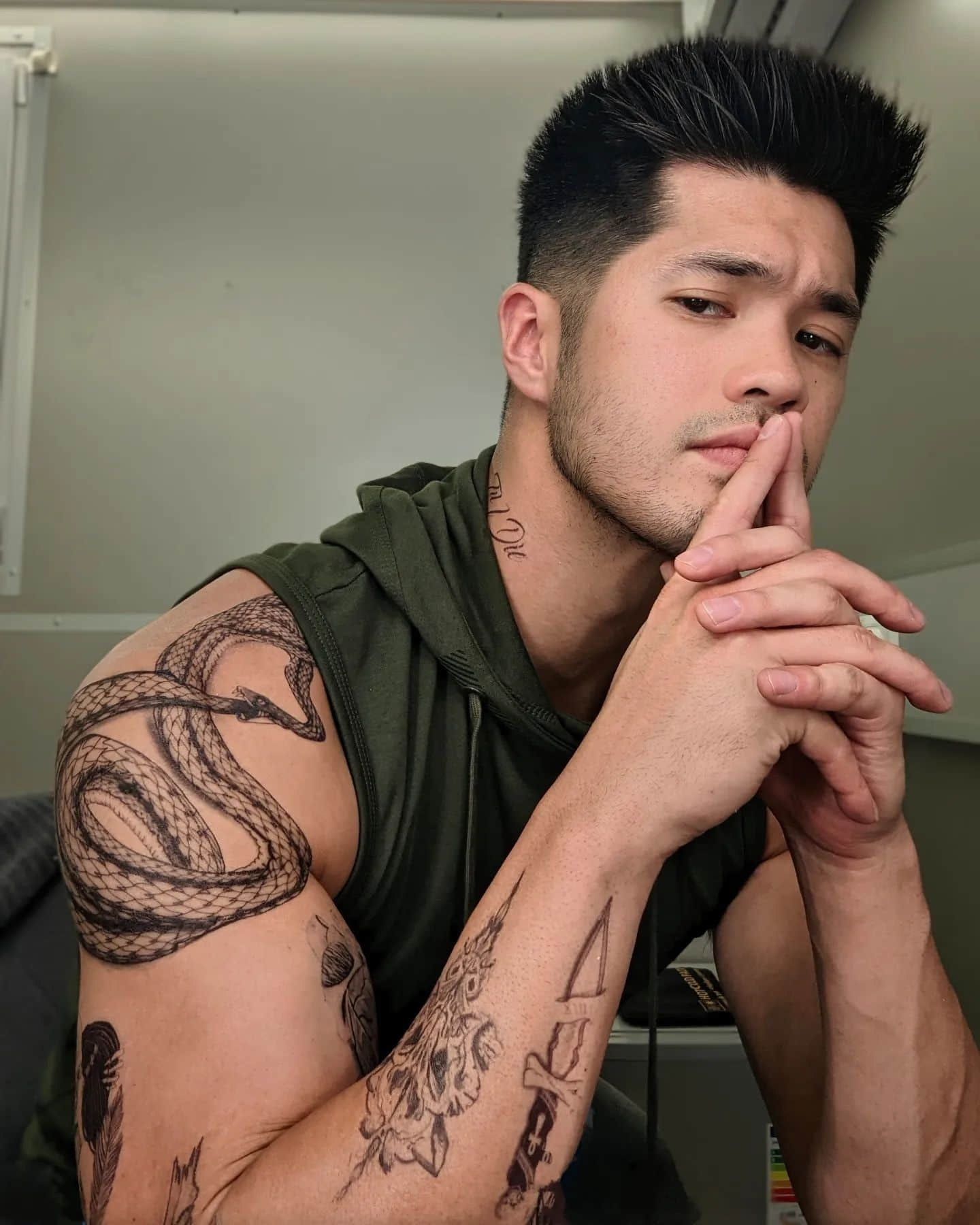 亞裔混血帥哥 Ross Butler 前進好萊塢 增肌演出格鬥選手-NICEGAY