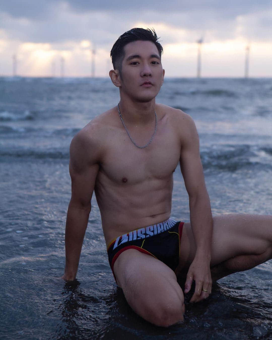 週六嚐鮮肉|渾厚嗓音從你耳裡震入心底! 野性模特:小熊-NICEGAY