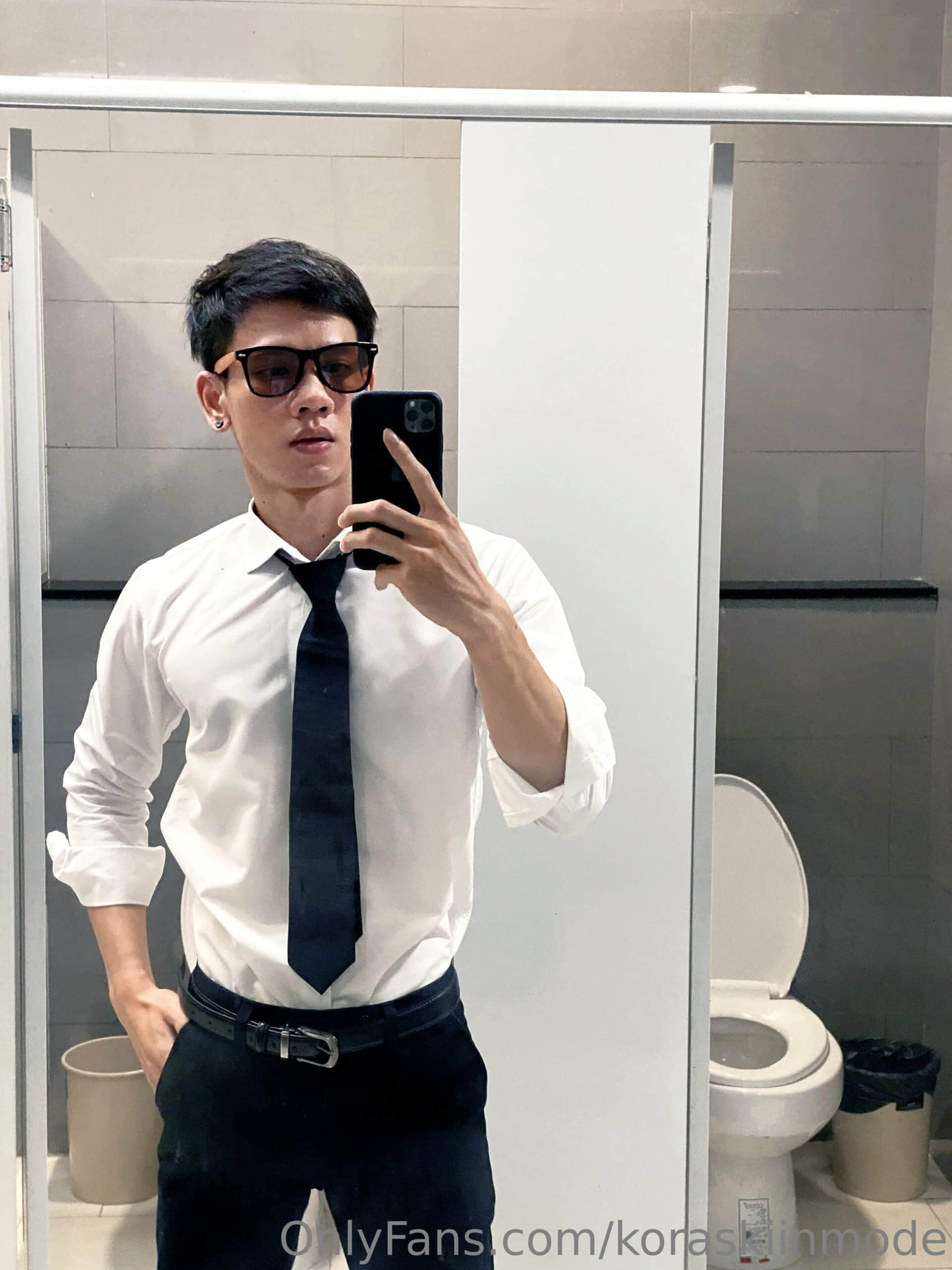 KORA SKIINMODE COLLECTION P90 – THE GLORYHOLE ANTHONYKRUB-NICEGAY