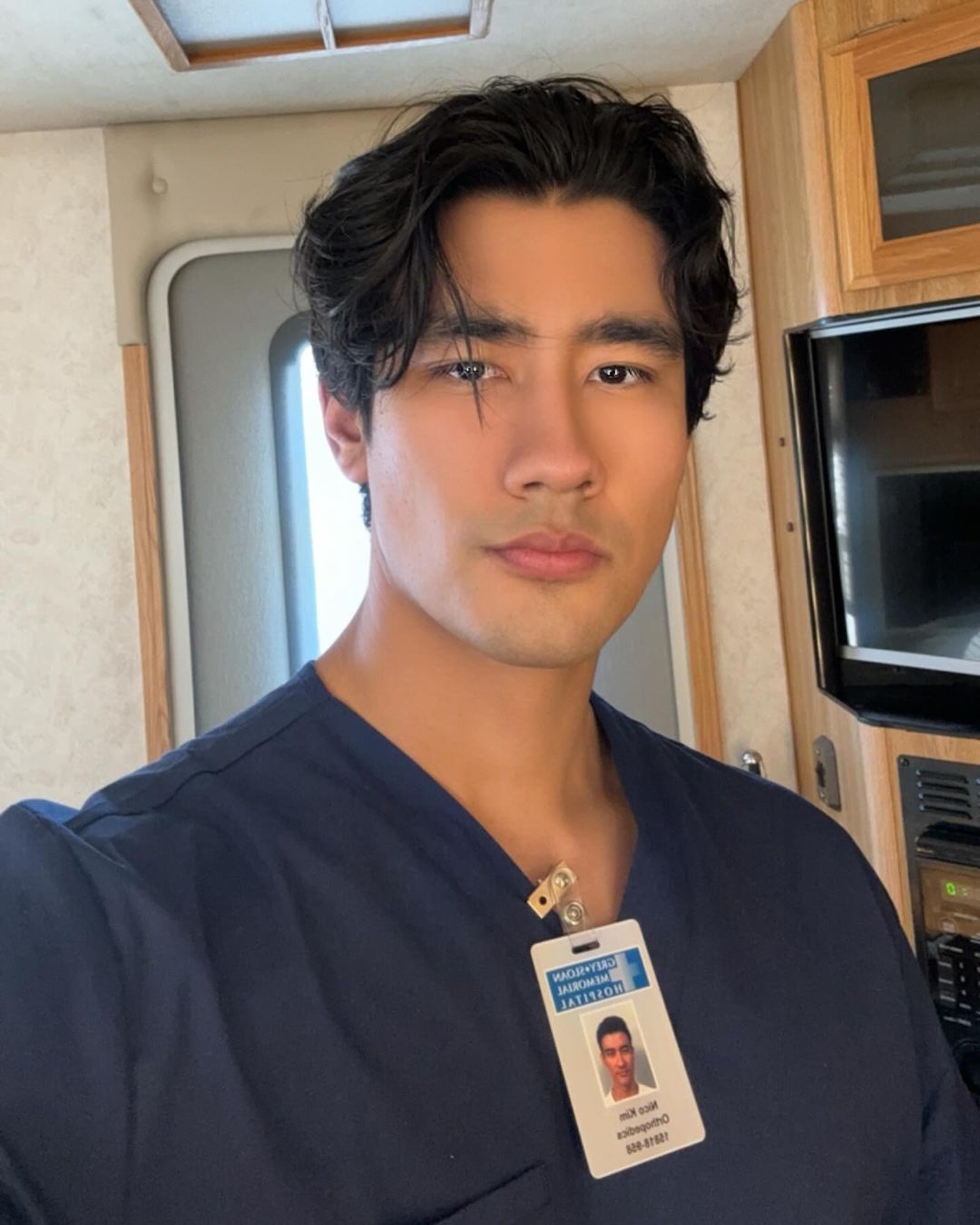 同志帥醫 Alex Landi 宣布回歸《實習醫生》第 20 季-NICEGAY