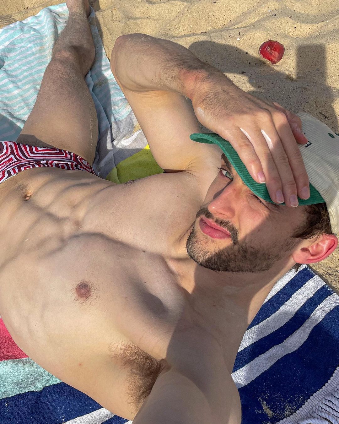 認真的男人太帥氣! 澳洲同志體操國手備戰奧運中-NICEGAY