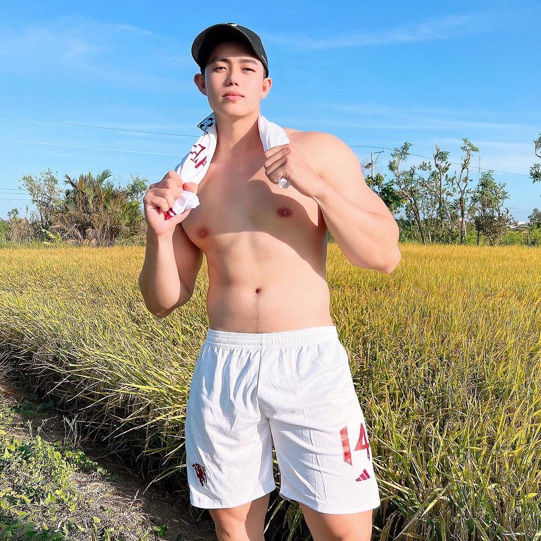 週六嚐鮮肉|好想做自己呀! 「不想裝直男」的白肌葛格:HIMA PHẠM-NICEGAY
