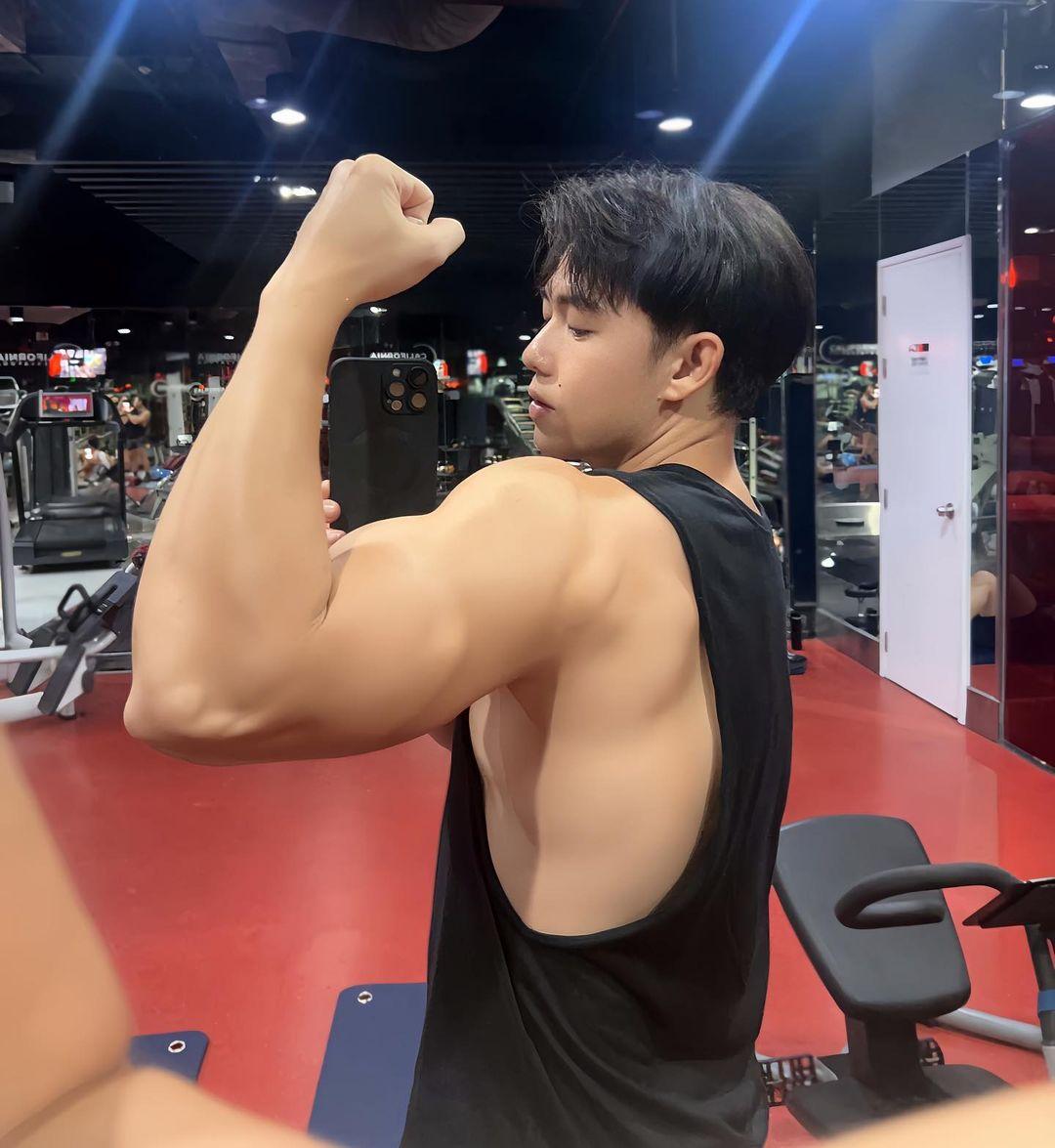 週六嚐鮮肉|好想做自己呀! 「不想裝直男」的白肌葛格:HIMA PHẠM-NICEGAY