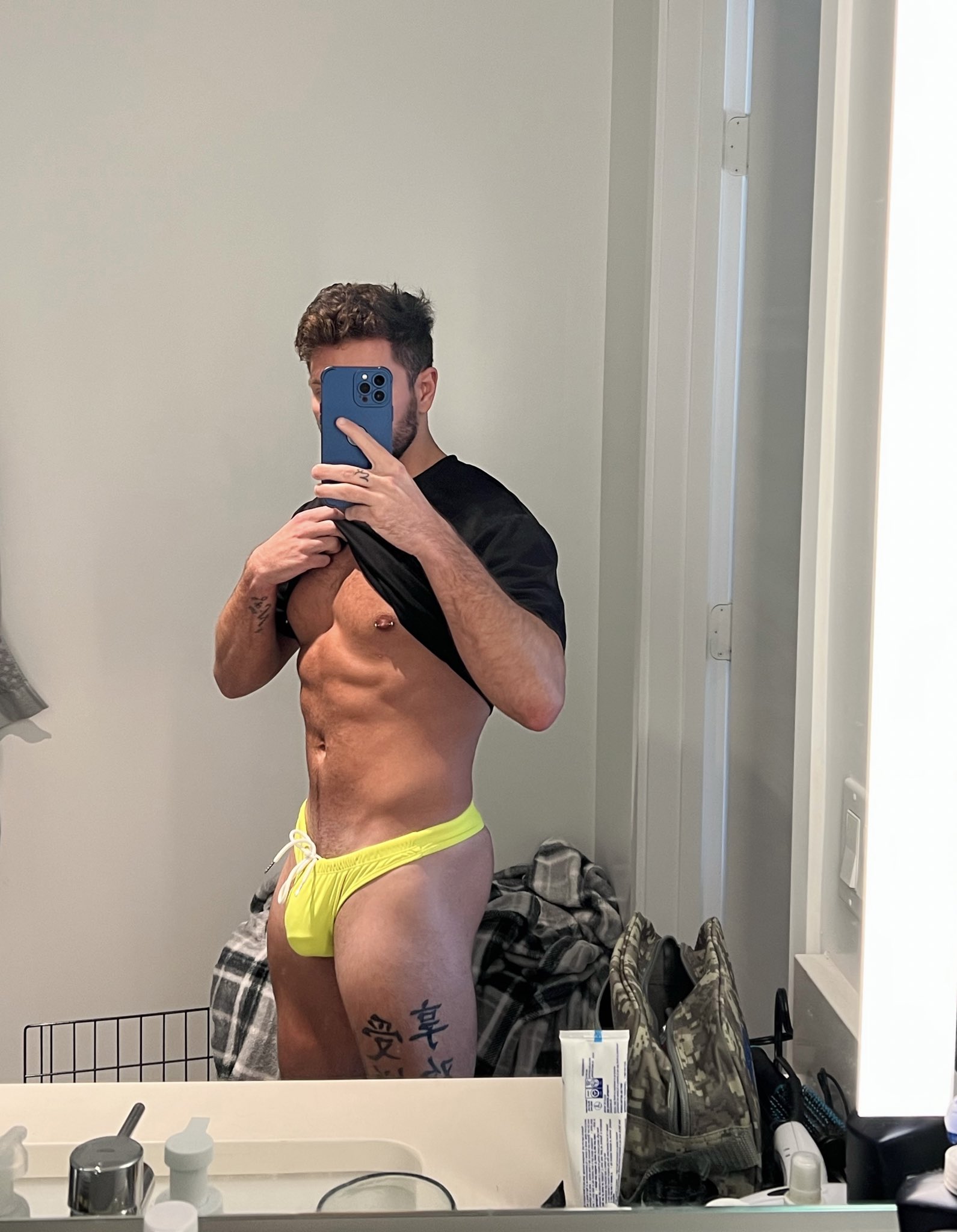 《豔放 80》強尼·西比利曬新歡 男友大包不藏私-NICEGAY