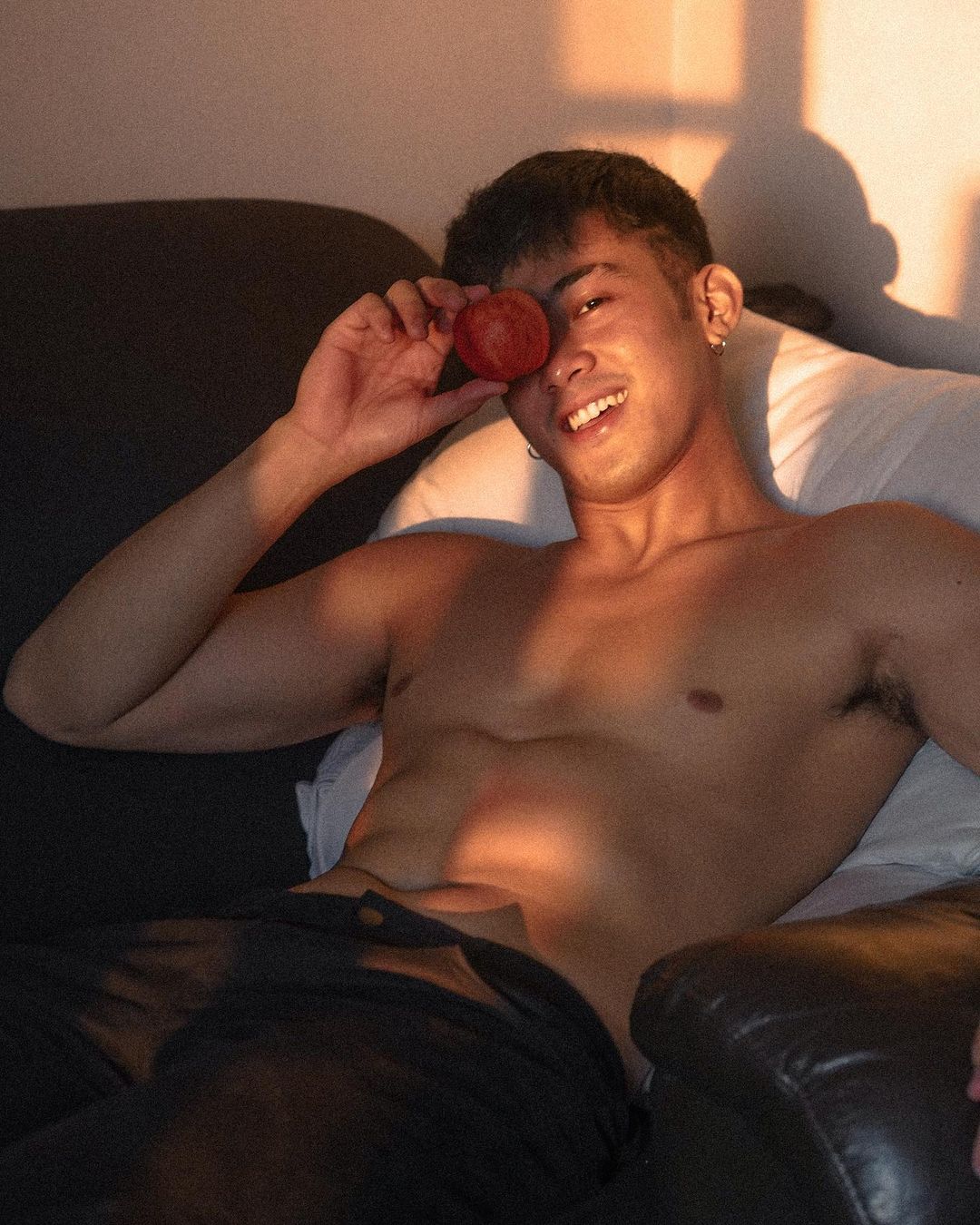 週六嚐鮮肉|巧克力腹肌!讓人想咬一口的菲律賓演員:Argel Saycon-NICEGAY