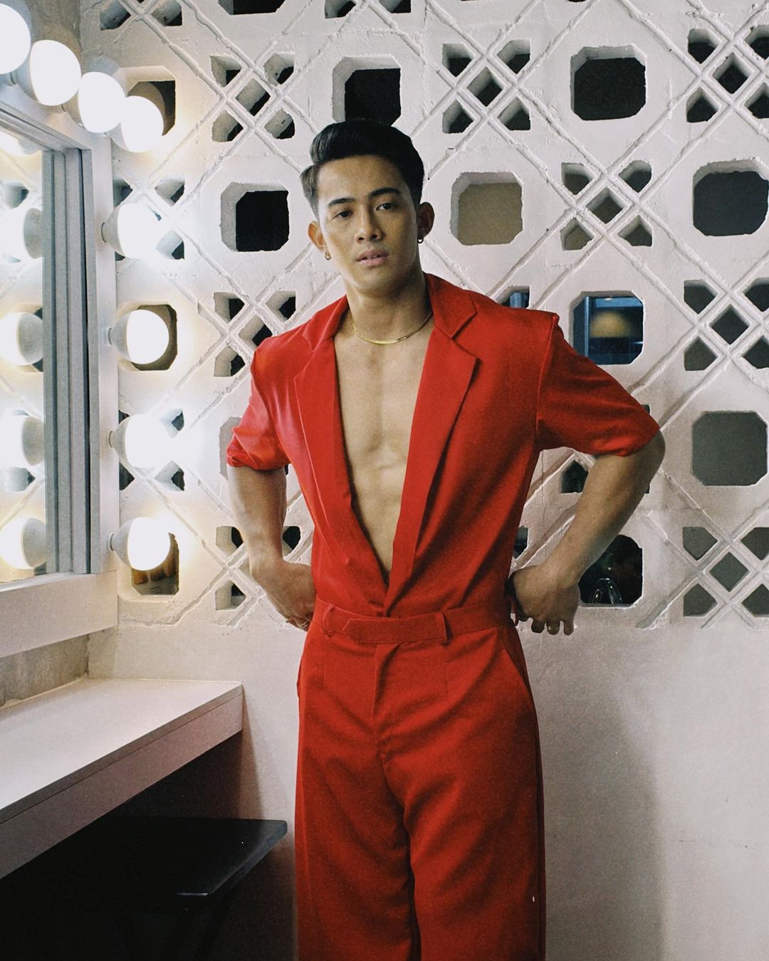 週六嚐鮮肉|巧克力腹肌!讓人想咬一口的菲律賓演員:Argel Saycon-NICEGAY