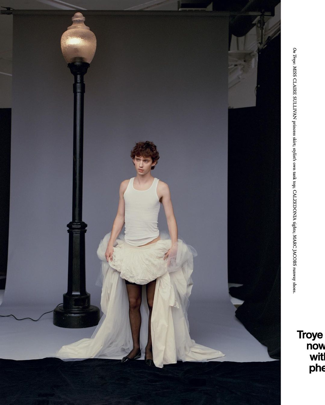 雜誌封面人物 Troye Sivan 模糊性別界線:「適時放過自己,也真實做自己。」-NICEGAY