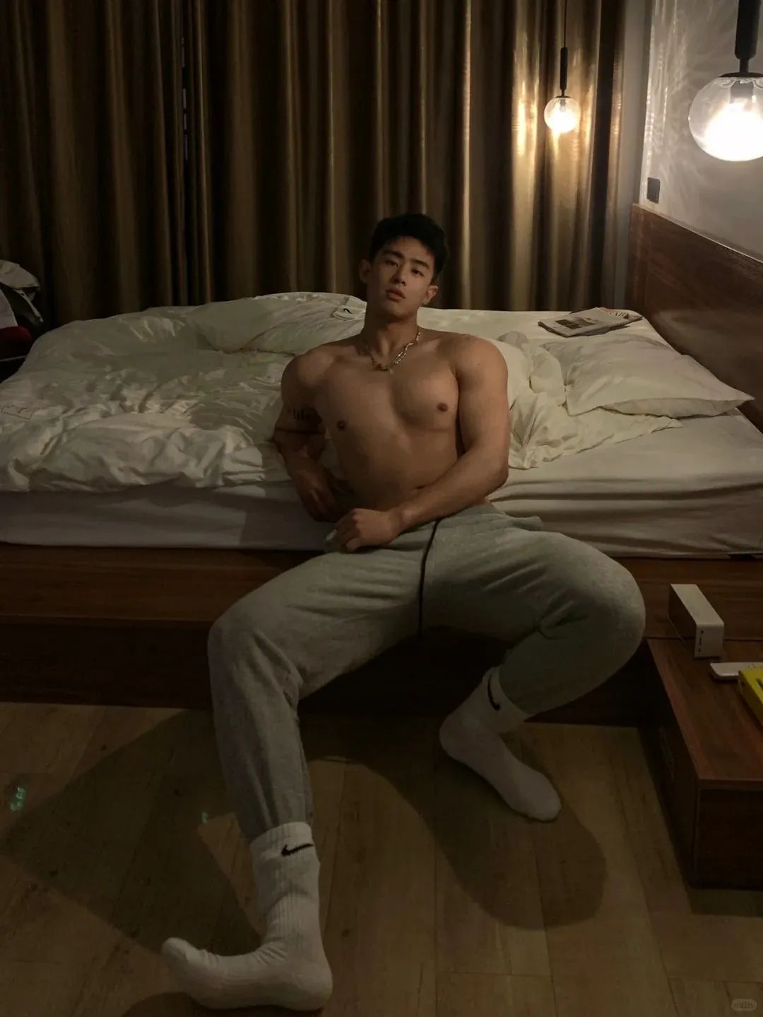 又一个网红帅哥被采访了!他本人发视频回应了……-NICEGAY
