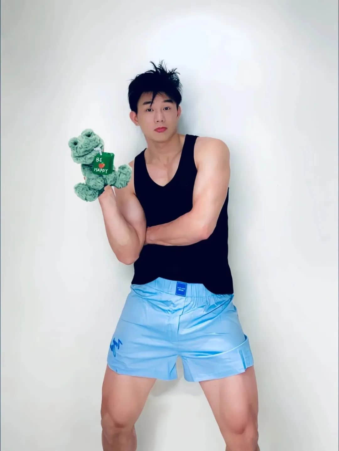 帅到被确诊为AI,有机腹肌太绝了!-NICEGAY