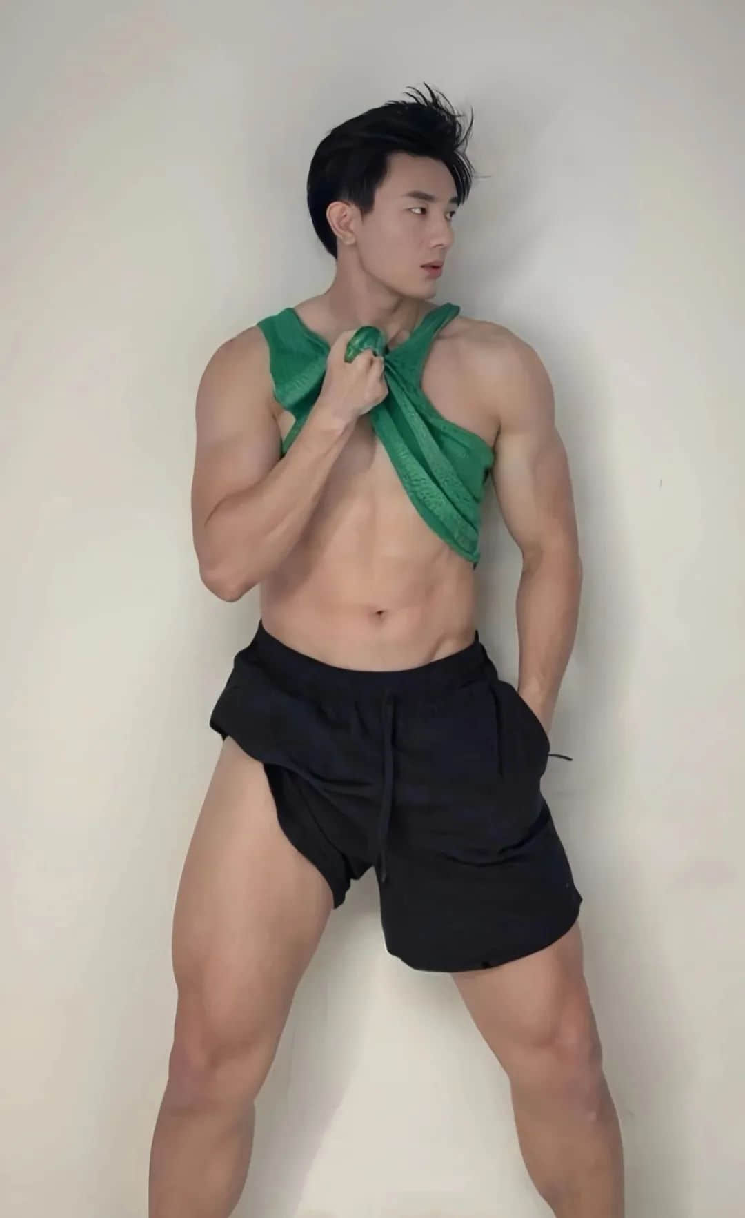 帅到被确诊为AI,有机腹肌太绝了!-NICEGAY