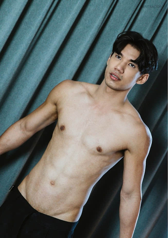 Self Photobook Vol.22 – Peerapat Suwannara-NICEGAY