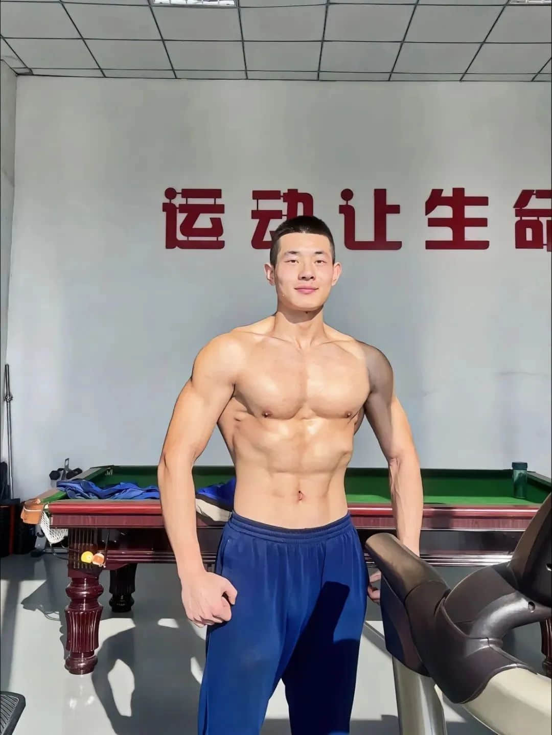 182CM寸头消防员小哥,脱衣大秀肌肉,老阿姨看完都不淡定了!-NICEGAY