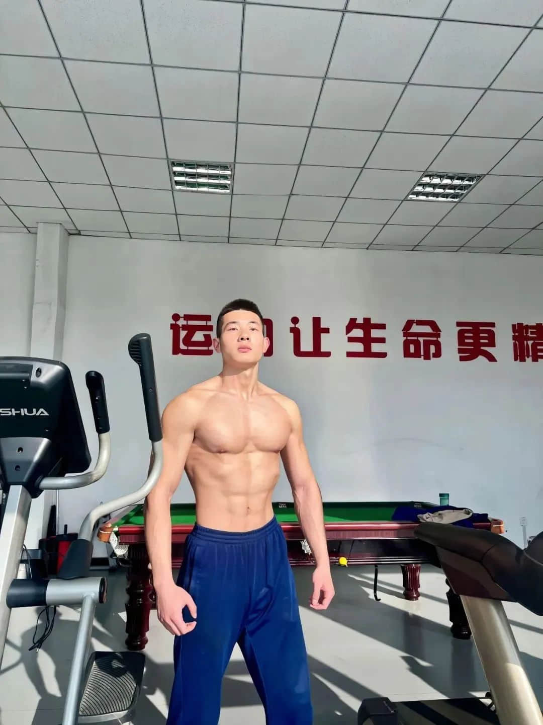 182CM寸头消防员小哥,脱衣大秀肌肉,老阿姨看完都不淡定了!-NICEGAY